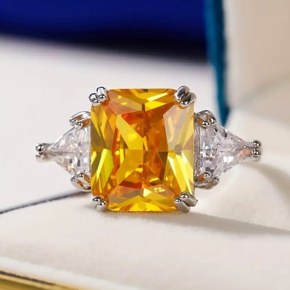 🌼 Silver Simulated Citrine Ring – Emerald Cut Yellow Stone, CZ Accents
